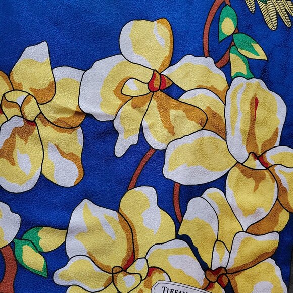 Large Square Tiffany and Company Scarf with Floral Pattern and Birds - Picture 5 of 5